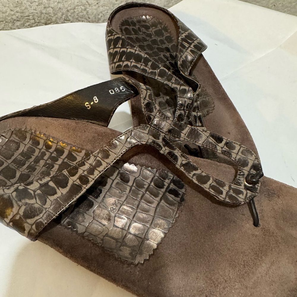 Donald Pliner  Sandals snake print size 8.5 - Picture 4 of 10